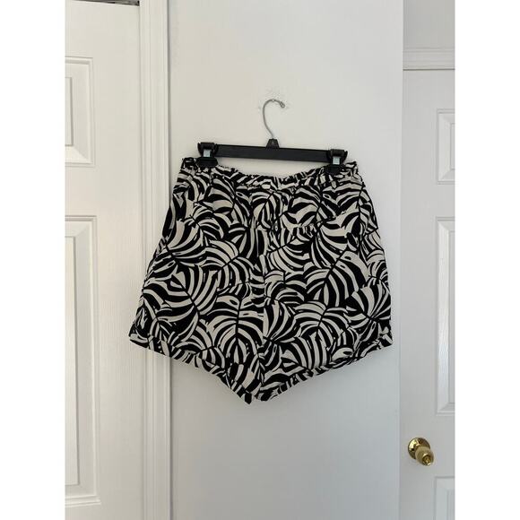 Farm Rio x Anthropologie Black and White Palm Pull On Shorts Size M - Picture 5 of 5